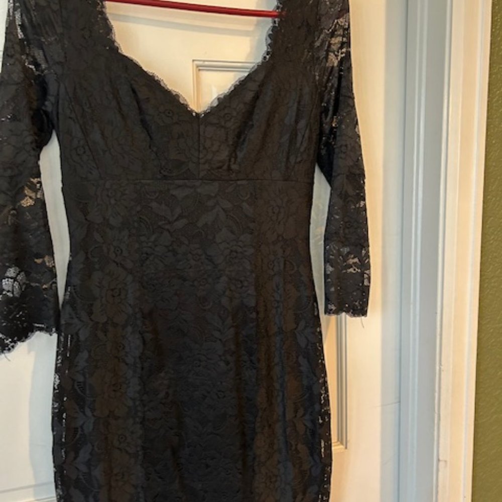 Guess. Delicate floral lace long sleeve dress.